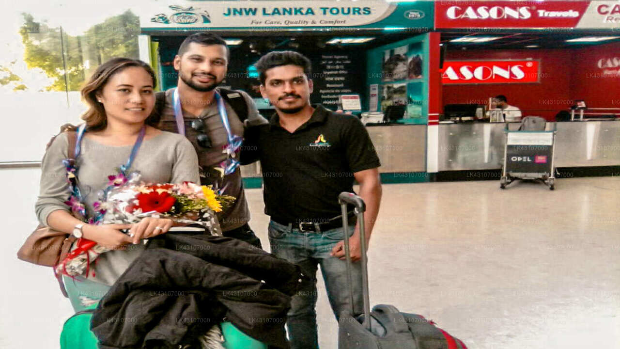Transfer between Colombo Airport (CMB) and Saranga Holiday Inn, Wellawaya