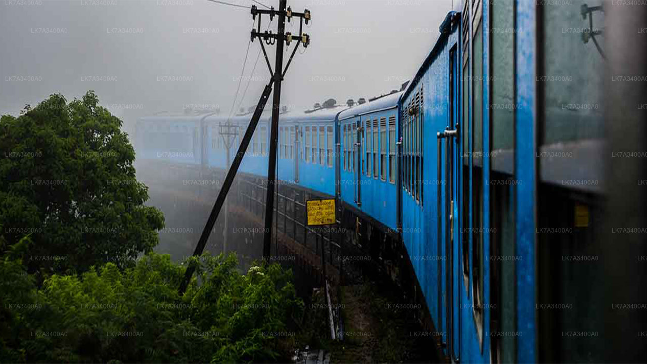 Kandy to Nanu Oya train ride on (Train No: 1005 "Podi Menike")